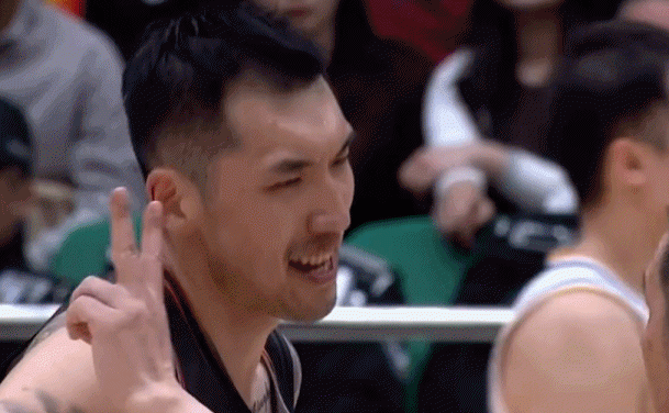 ?有唇语大师翻译一下？陶汉林6犯毕业后 疑似对裁判输出C语言